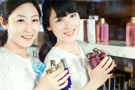52week便利店化妝品專柜服務